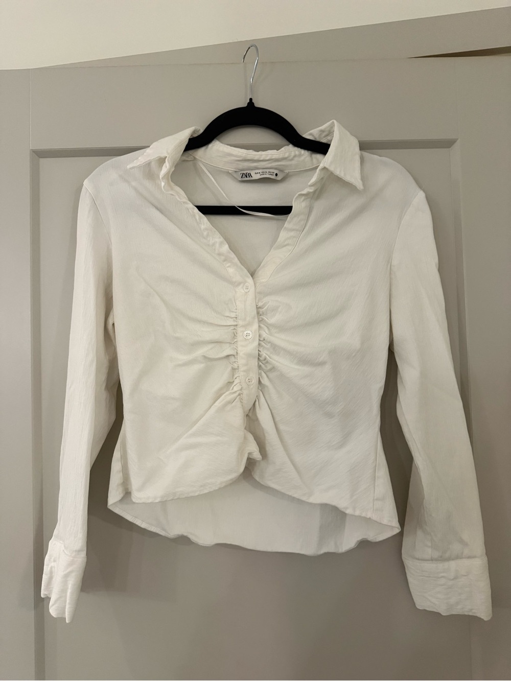 Zara Cream Button-Front Ruched Long Sleeve Shirt